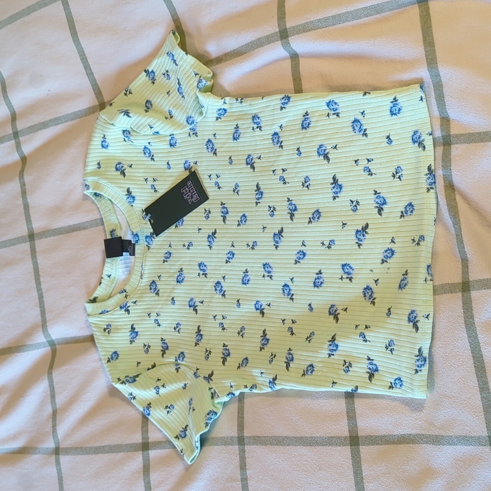 Girls Size S: green and floral casual ribbed tee